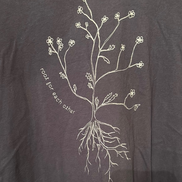 Universal Thread Black Relaxed Short Sleeve Tee - Picture 2 of 3